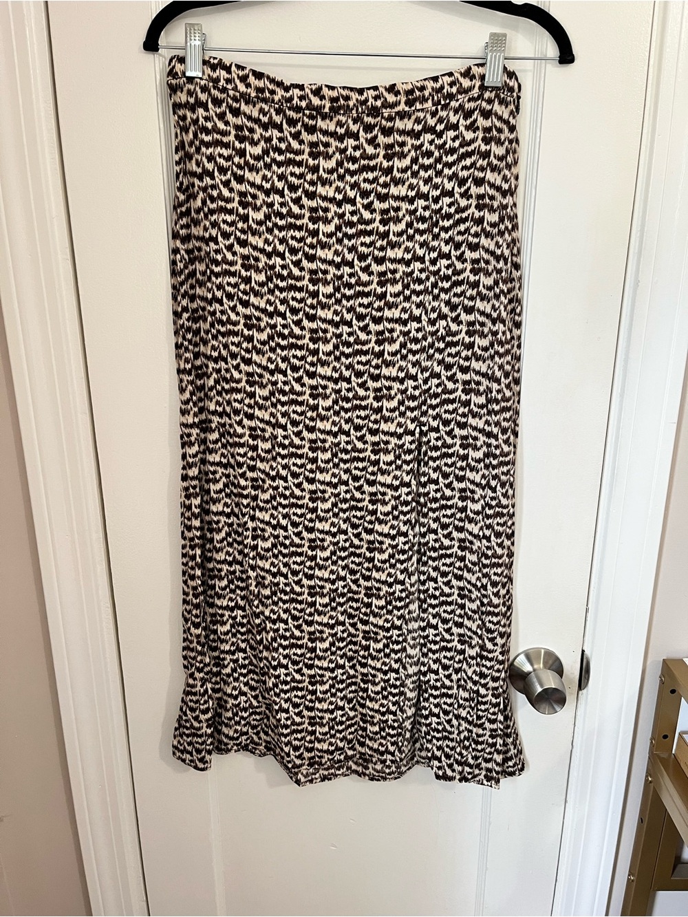 NWT H&M Brown and Cream Print Midi Skirt